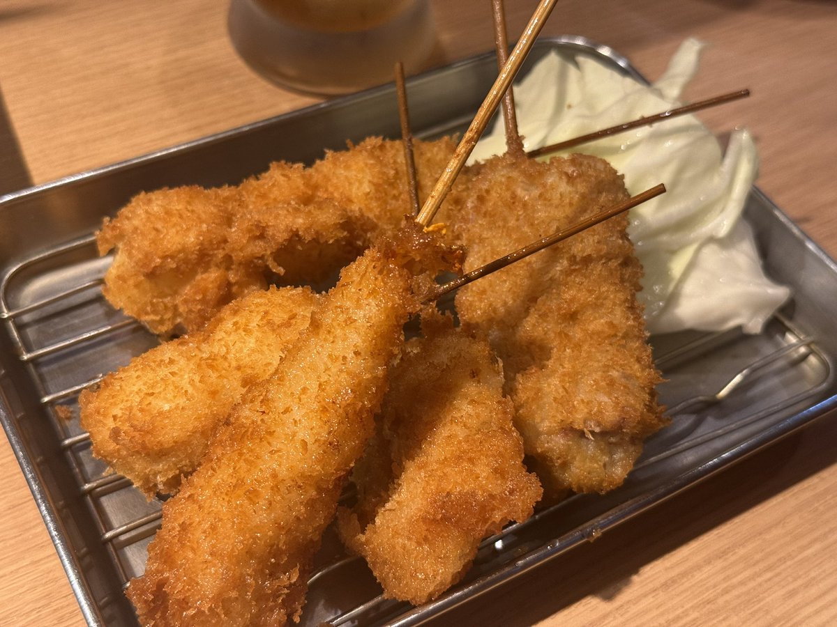 uchimue's tweet image. 串かつカリッカリでうまかった😊