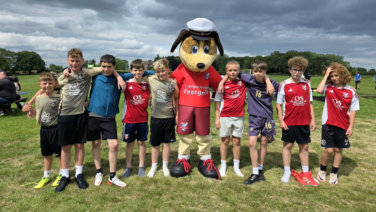 safc's tweet image. We're at @FootGolf_Scarb Fun Day and Football Tournamnet ⛳️
The sun is coming out, come down and see us 🌤
Face painting, bouncy castle, ice cream, raffle & tombola, our 25/26 shirts for sale and have a go at Footgolf!
All funds raised supporting our No Battle No Victory fund…