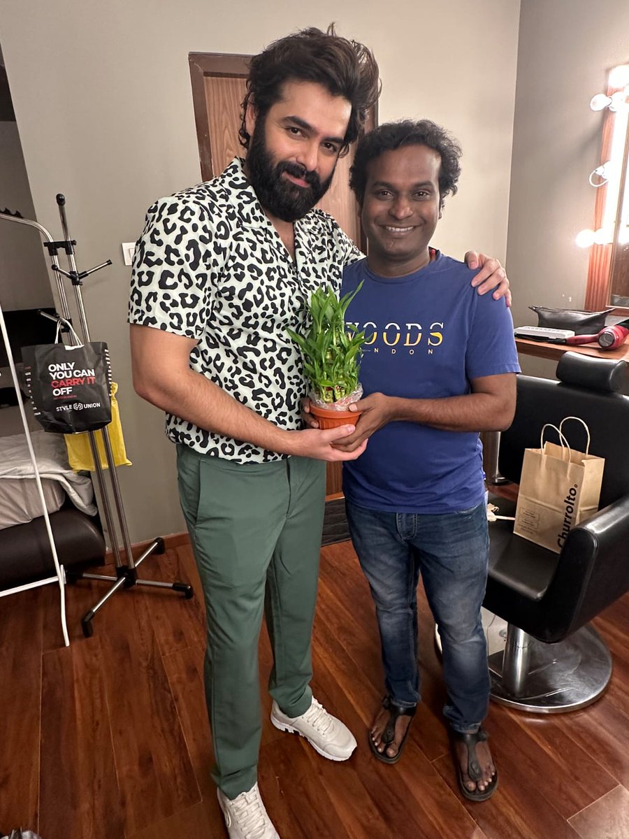 krithishettydhf's tweet image. Ustaad #RamPothineni met Natural Star #Nani today ❤️
Eye Feast for mutuals 🥵
#AndhraKingTaluka #TheParadise