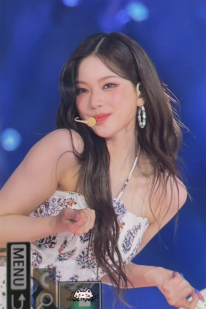 Wh1speR0123's tweet image. 250727 가요대전 프리뷰💕

#이사진최고
#아이사 #ISA 
#스테이씨 #STAYC