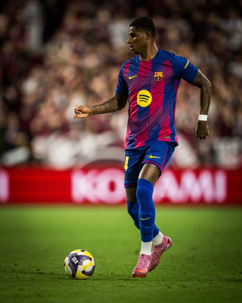 Rashford's effort stopped by the keeper