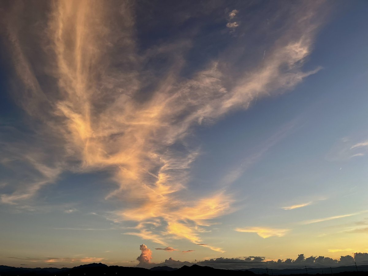 soraimo69's tweet image. 空の色の移り変わりがとてもきれいな誰ぞ彼
