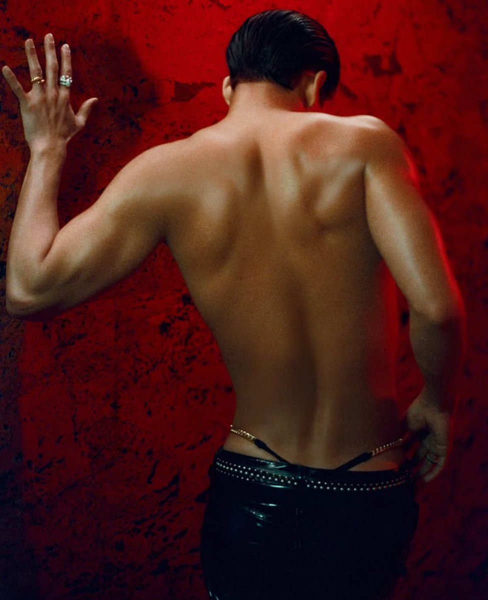 tododeomar's tweet image. i need omar to cover s&amp;amp;m by rihanna next tour