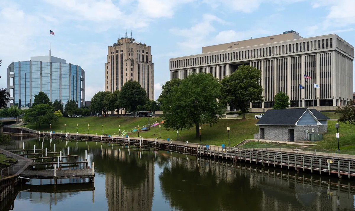 rosewdc's tweet image. Mount Clemens, once known for mineral baths and roses, is having a $6.5M moment
See: bit.ly/4lR3yCz
The Detroit Free Press is profiling neighborhoods in our state and region to highlight what makes each one unique. From historic charm to modern conveniences, there's no…