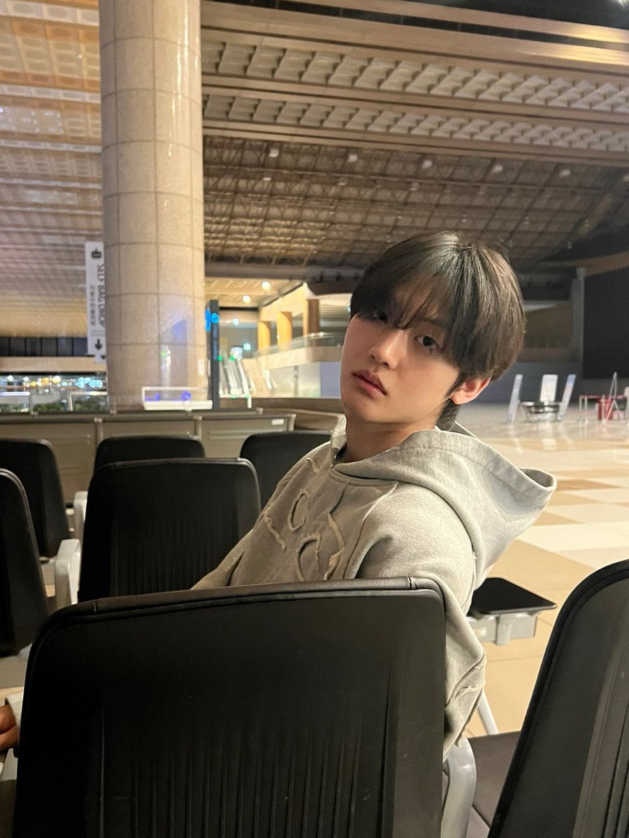 chang1eel's tweet photo. 후드티 허지오 얼굴 주사위 6 https://t.co/pTNKRWzfsj