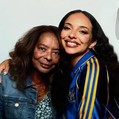 jadeupdatespt's tweet image. 🥰 A Jade e a sua mãe.