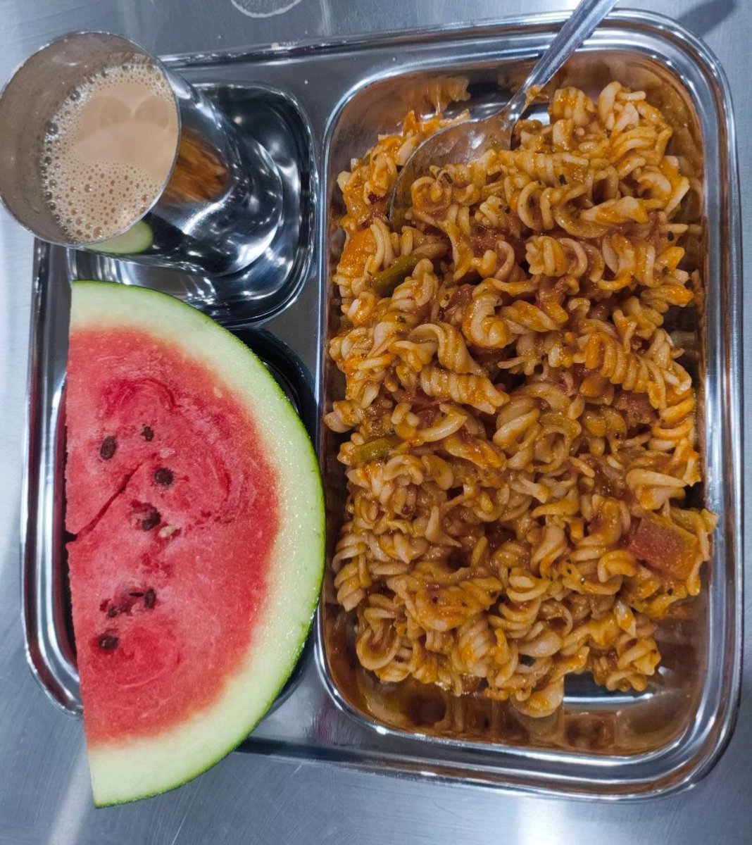 soham_nayak04's tweet image. Back to eating mess food(not very edible) after 3 months!
