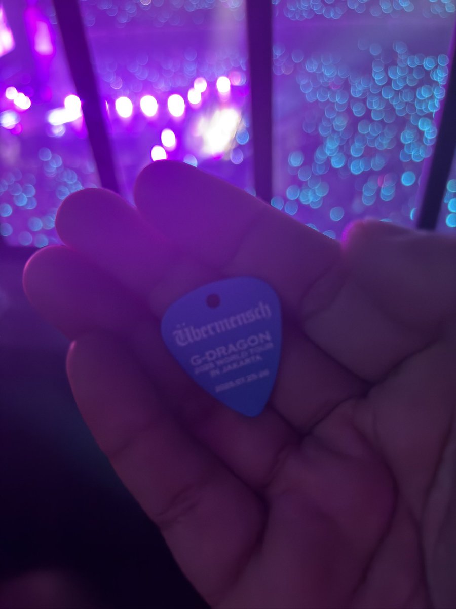 infoordal_id's tweet image. Bagussss gesssss! Oleh-oleh dari konser
G-Dragon Jakarta… 👑