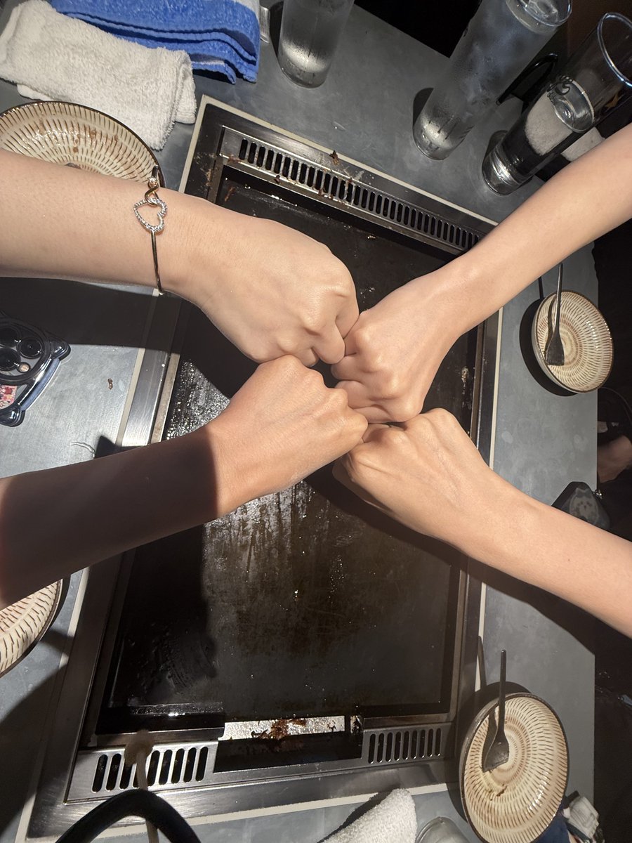m8486's tweet image. れな深HIDEと、島ロケの主催陣お疲れ様会！！！！