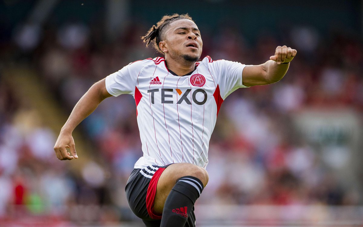 jaymoir_'s tweet image. Every time i see this kit, i just realise how much i under appreciated it.
an absolute beauty. ⚪️🔴