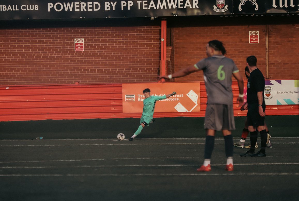 TaylorJ21316259's tweet image. Still on the lookout for a club.
Fit and ready.
CDM
Looking for step 5-6 for regular minutes.
#nonleaguefootball 
#football 
#freeagent