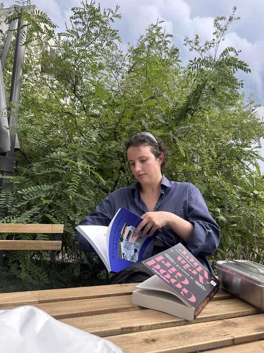 Randomphjournal's tweet image. Artelia.