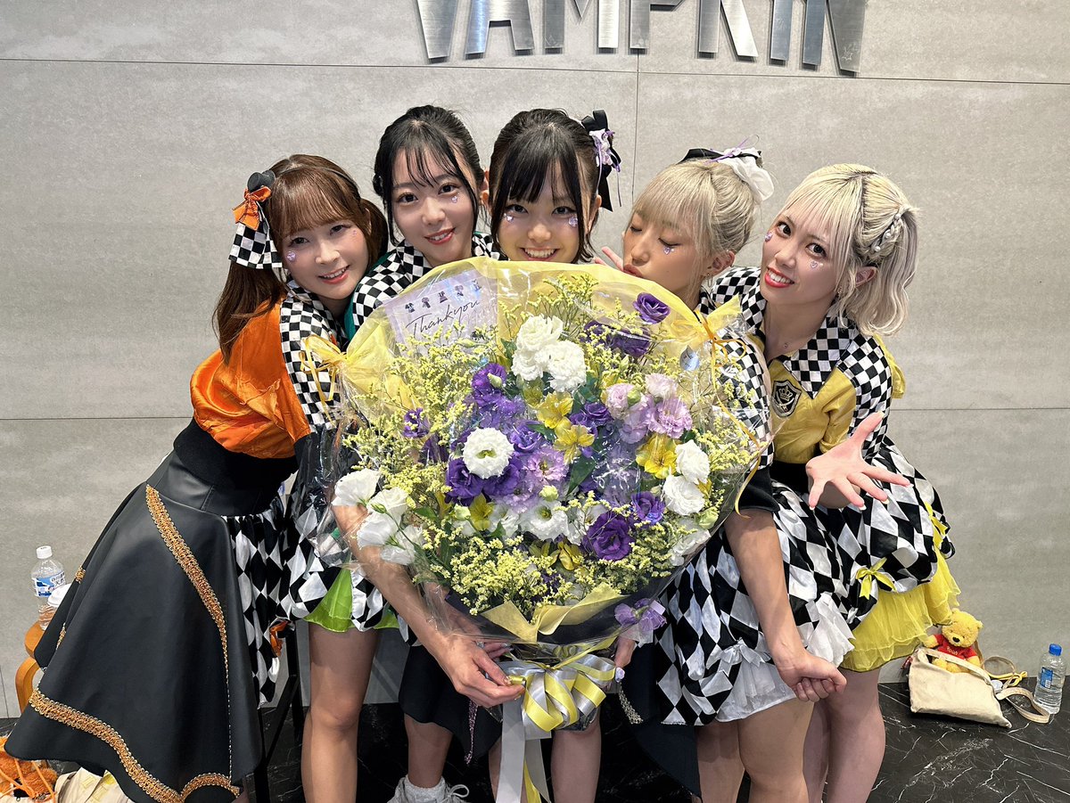 shibuyadominion's tweet photo. 「ASAKUSA DREAMBOX
わんだふるぱれーど！姫乃ゆうり生誕SP
～姫乃がいちばんおひめさま！？～」
@ 浅草VAMPKIN 
ありがとうございました💜

〈セットリスト〉
Break out
Kingdom dream
シブヤHISTORY
MC
トキメキラヴァー
ぱーてぃふれんず
MC

 #シブヤDOMINION https://t.co/O4vWmEnV9i