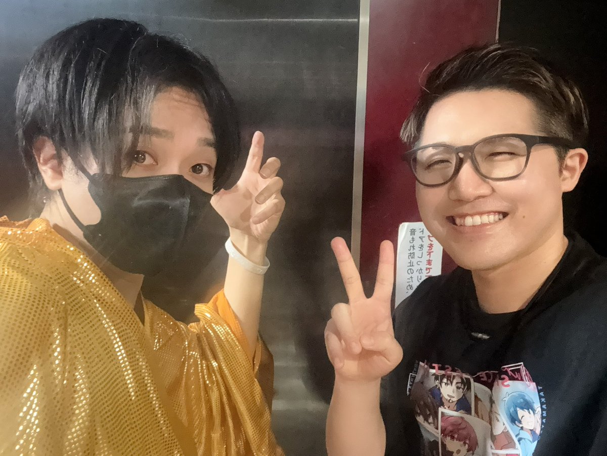 isisis2525's tweet image. スペフェスツアー石川編2部お疲れ様でした〜!!
俺っぽい曲いっぱい歌えた自信があるぞ💪皆気をつけて帰ってね〜!!
写真は偶然現場が同じやったマツケンさんと📷
#スペフェスツアー2025