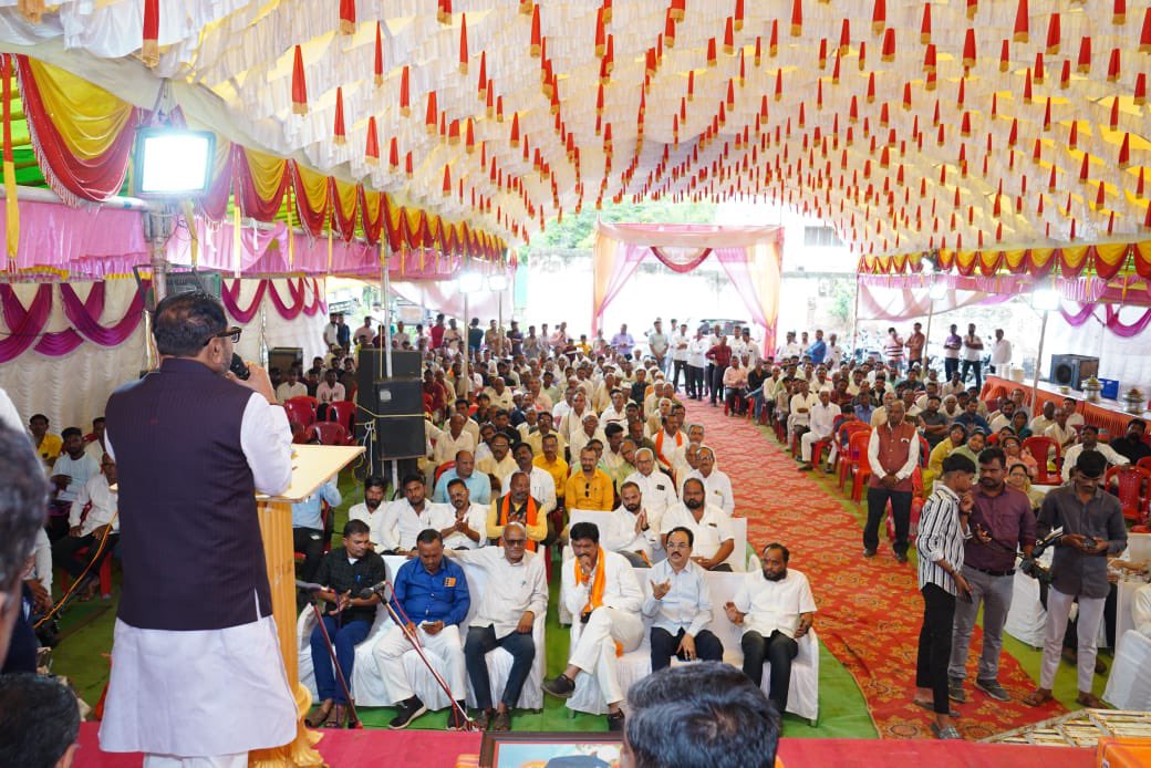 mpprataprao's tweet image. 📍रिसोड शहर
रविवार दि.२७ जुलै २०२५
आज रिसोड जि.वाशीम शहरातील नगरपरिषद रोड ला डॉ.अनिल आर तापडिया व डॉ.निकीता अनिल तापडिया यांच्या तापडिया बाल रुग्णालय व दातांचा दवाखान्याच्या भव्य स्थलांतरण सोहळा प्रंसगी उपस्थित सदिच्छा भेट दिली व नागरिकांशी संवाद साधला.
उत्तम वैद्यकीय सेवा…