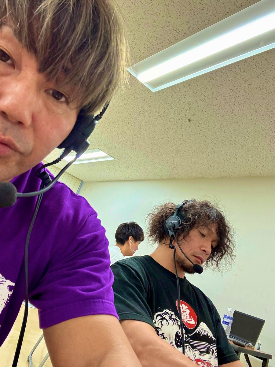 ssm_yokosuka046's tweet image. 神戸大会ありがとうございました!
試合前後の記憶が曖昧ですが、メインはネットワークの副音声解説でした🎤
見逃し配信で是非ともチェックして下さいね💁🏻♂️
#DRAGONGATE #DragonGateNetWork