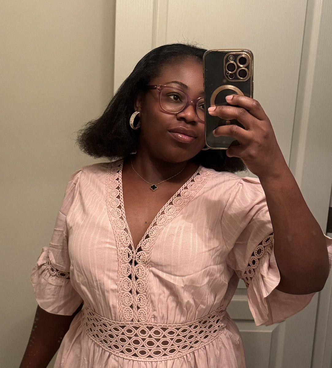 Happy Sunday ❤️. This week will favor us. I have been Chilling and watching naija movies since Friday😁.  How are y’all doing?