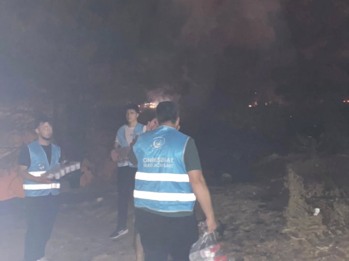 📍KAHRAMANMARAŞ

Ülkü Ocakları Kahramanmaraş İl Başkanlığı tarafından Kahramanmaraş'ın çeşitli bölgelerinde meydana gelen yangınlarda devletimizin ilgili kurumlarıyla koordinasyon sağlanarak; söndürme, soğutma ve yardım çalışmalarında bulunuldu.