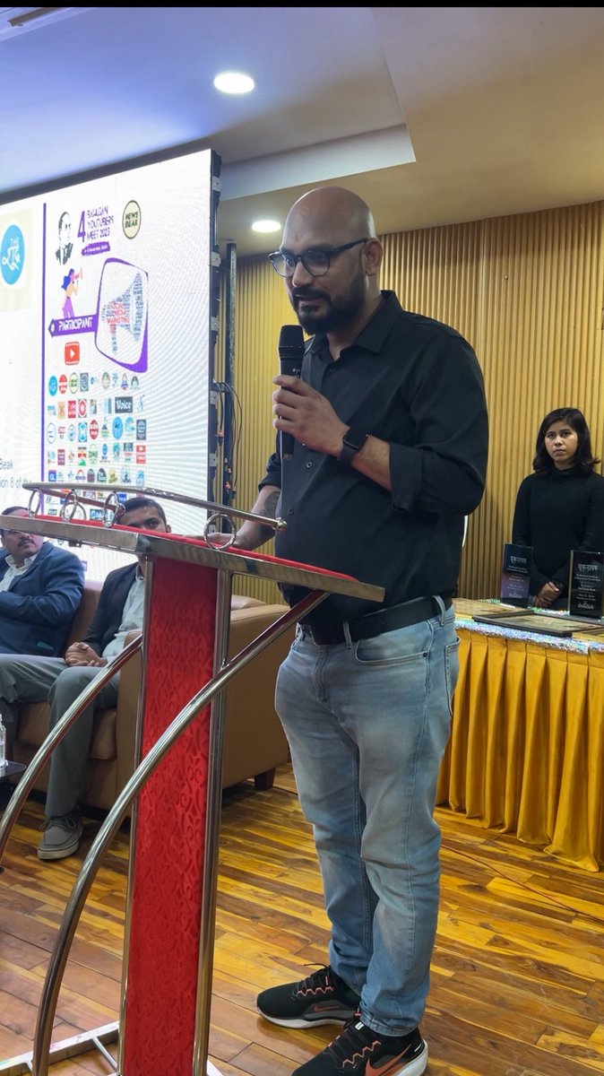 Sumitchauhaan's tweet image. दीक्षाभूमि नागपुर में अमेरिकन संस्था @aanausa की ओर से @TheNewsBeak को आंबेडकरवादी पत्रकारिता के लिए मूकनायक एक्सलेंसी इन जर्नलिज़्म’ से सम्मानित किया गया। 

हमारे पुरखों के रास्ते पर चलते हुए इस तरह से हमारे काम को सराहा जाना निश्चित तौर पर हमें प्रेरित करने वाला है। 

अन्य…