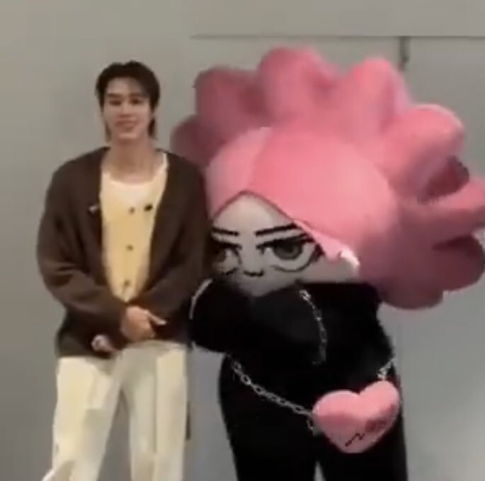 snowynight_SN's tweet image. NANI & NEONA: 🥰🤗☺💗💞💓💖
SKY & SMYLE: 😤😠😈👻💀💢💨
#SkyNani #สกายนานิ
#SMYLE #NEONA