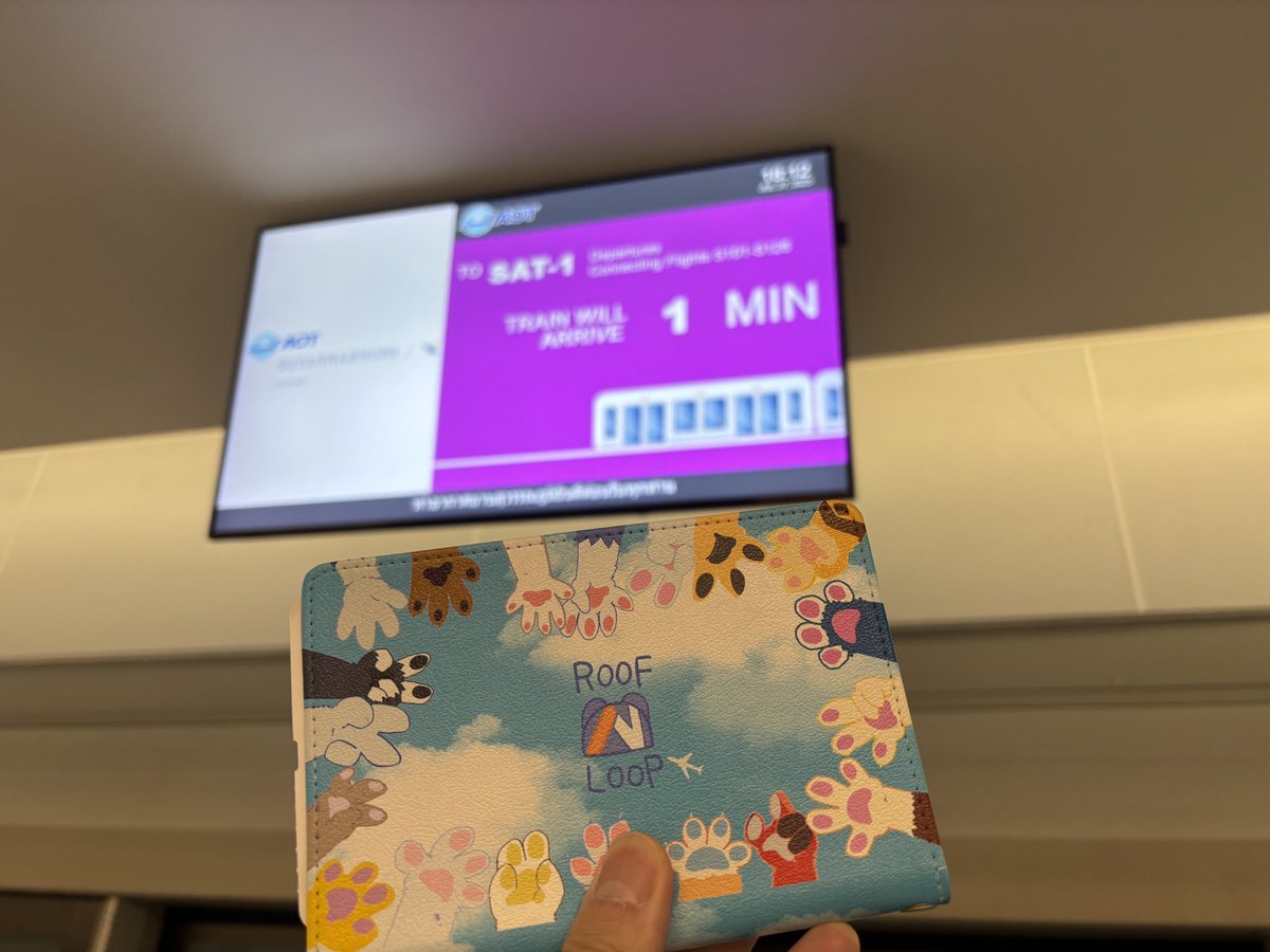 RayWings1656's tweet image. るーふるのパスポートケースを購入した翌週末、さっそくタイで使いました。
便利でした☺️