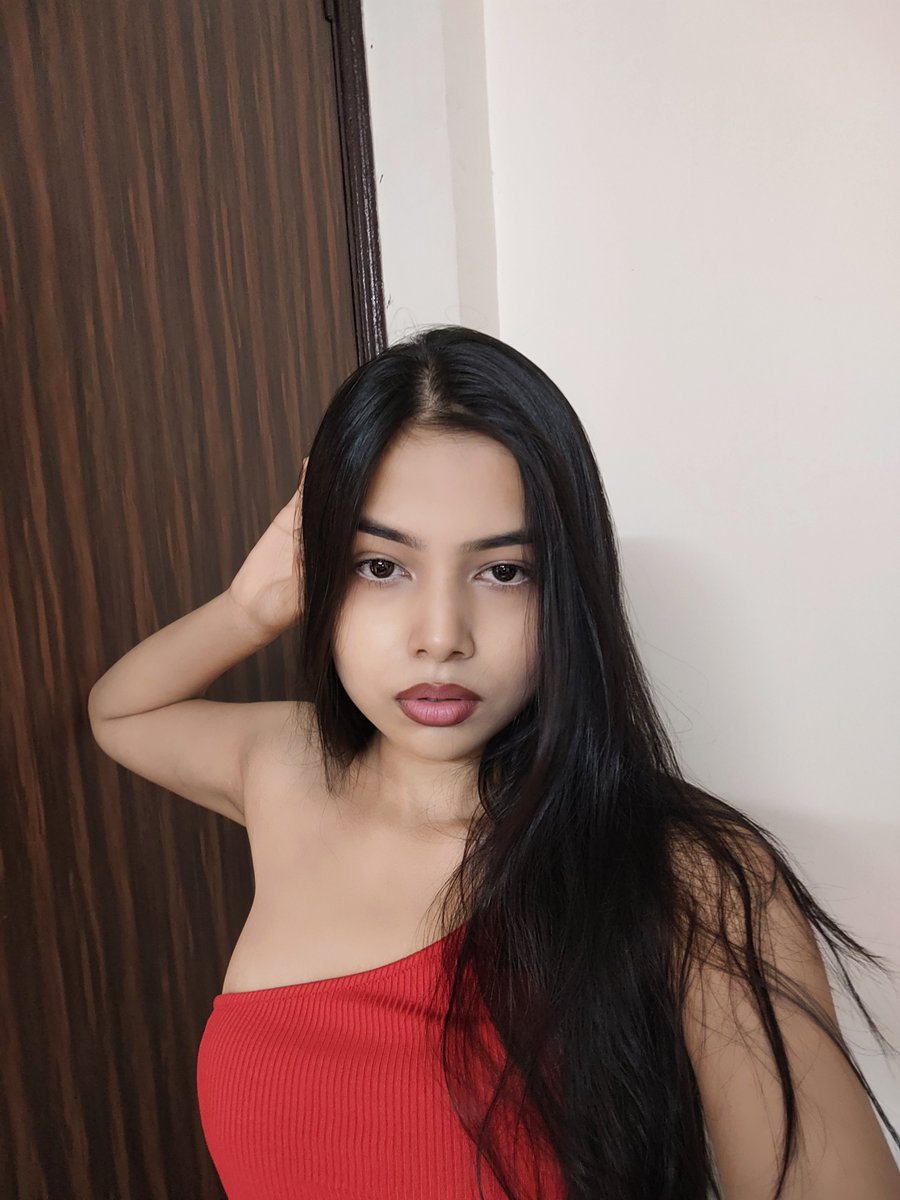 yeahTwerking's tweet image. On magha days we wear red and let the hair do its thing iykyk