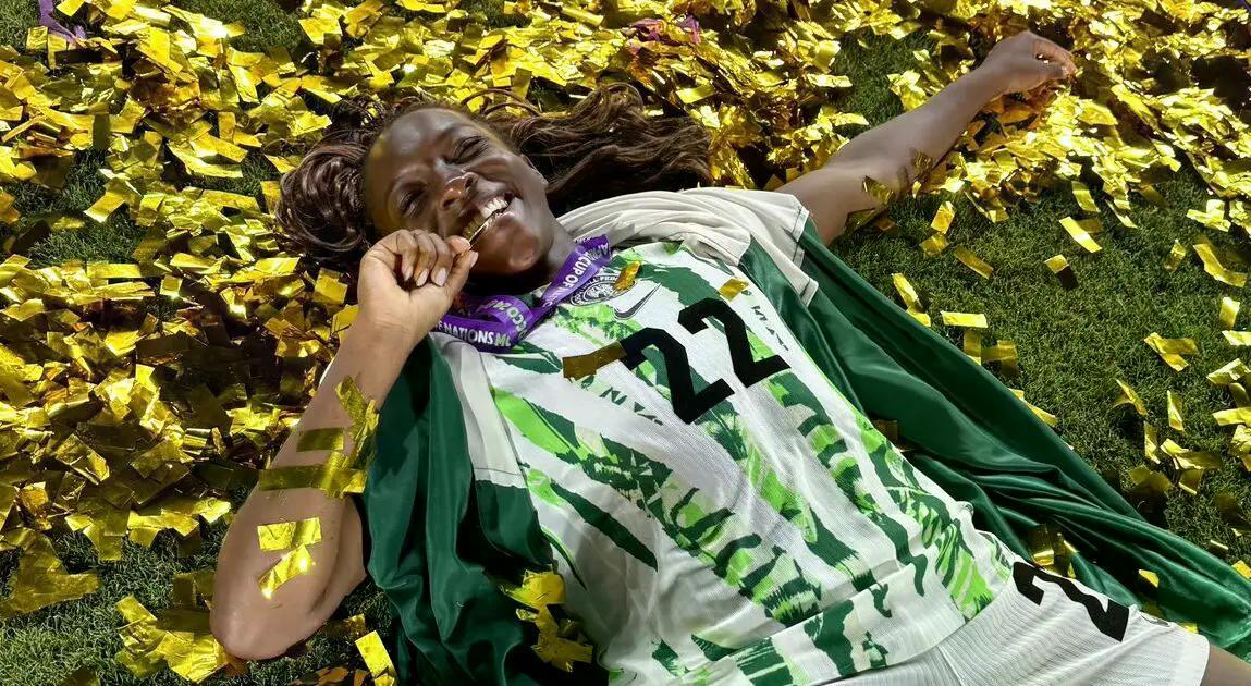 CompleteSportNG's tweet image. Super Falcons crowned champions for the 10th time after dramatic comeback win against Morocco. completesports.com/alozie-thumbs-…