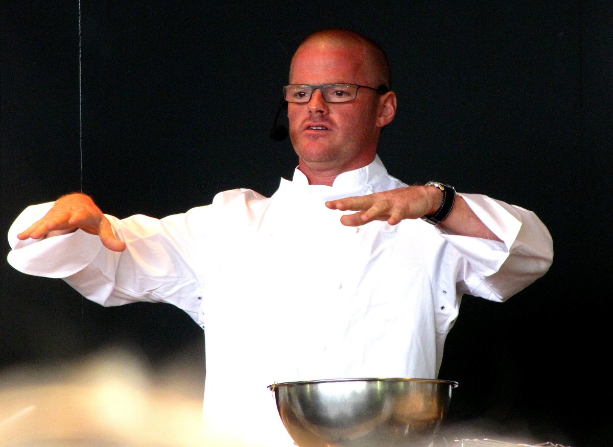 WeBringTheBloom's tweet image. 🚨Celebrity chef Heston Blumenthal has been brought in to lead Brighton’s catering team ahead of the new season.

From Fulham, fans can expect Matchday treats such as the meat fruit and savoury ice cream to be readily available in the concourse. #bhafc