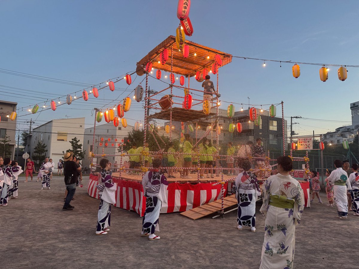 今年は盆踊りをお休みしていますが、空気だけでも吸いにきた👯‍♀️子供会がお手本の櫓はほのぼのしてて良い😍