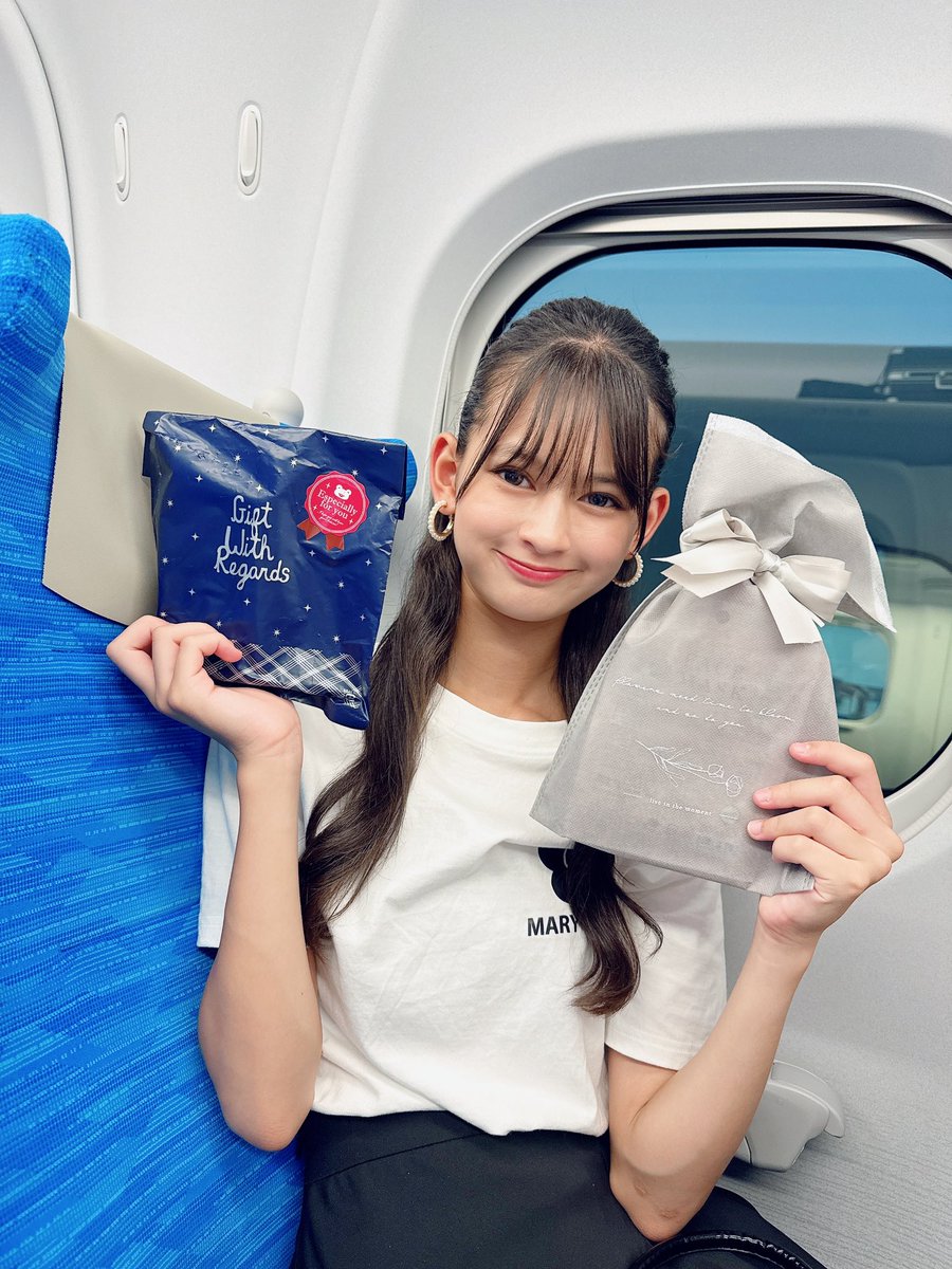 こんばんわ🌙*ﾟ

今日は、暑い中撮影会にお越し頂きありがとうございました💗

誕生日プレゼントもたくさん頂いて、すごく嬉しいです😭ありがとうございます💖
大切に使わせて貰います✨

今日は12歳ラストの撮影会のお写真たくさん撮って頂きありがとうございました🙇‍♀️🫶