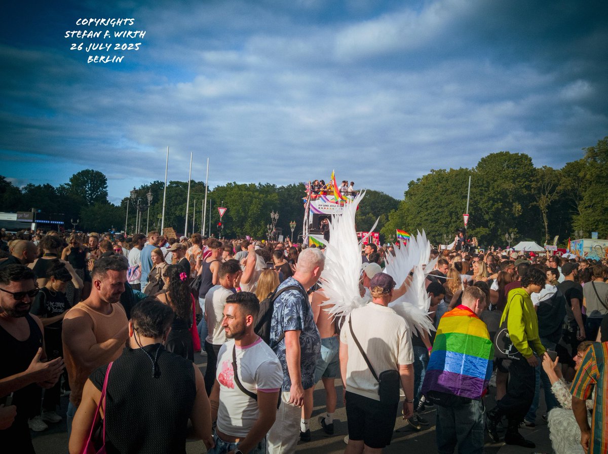 wirthstef's tweet image. Why the Pride parade is sign of successful development of the LGBTQ+ community and how do we notice that even in professional surroundings?
The #Prideparade in #Berlin took place on July 26, 2025, in a #colorful way with the motto "#neverquietagain." Politicians worldwide…