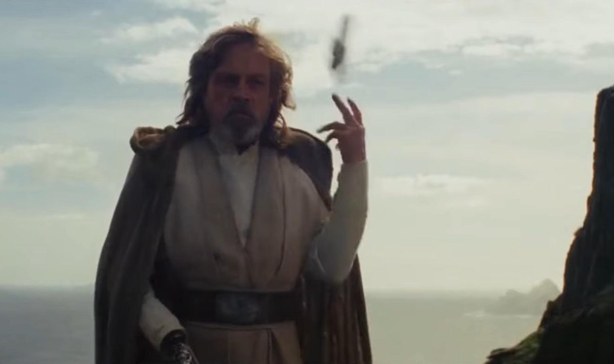 SWMemes's tweet image. Is there a lore reason Luke threw away his lightsaber? (WRONG ANSWERS ONLY) redd.it/1ma2irn