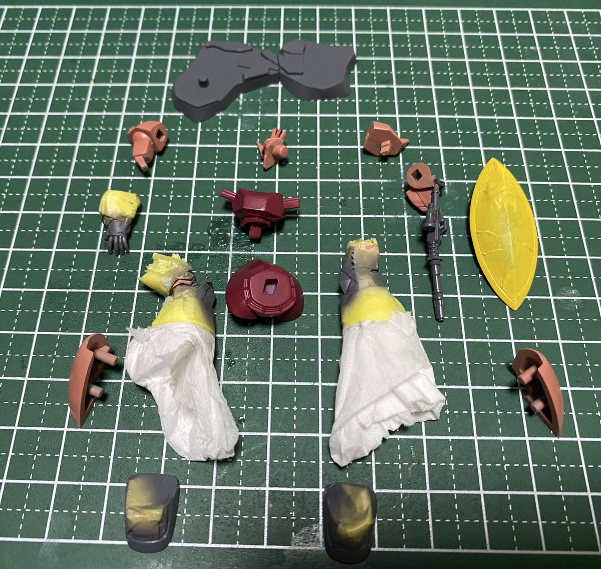 cool_wizard's tweet image. チョコサプのゲルググ塗ってみました!
まだマスキングを剥がして無い写真でごめんなさい🙇♀️
久しぶりにこの剥がす前のドキドキ感を共有したくって💦
自信がない時って剥がす前ドキドキしますよね🥺?
#チョコサプ
#チョコサプガンダム