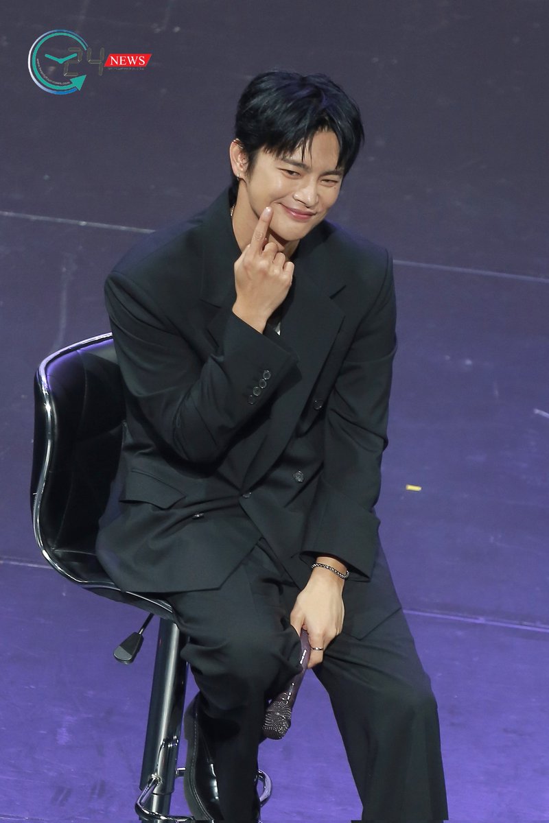 Twentyfournew's tweet image. ท่าสุดคิ้วท์ โดย ซออินกุก
2025 SEO IN GUK ASIA FANMEETING TOUR IN BANGKOK 'Heart Cookie'
#SeoInGukXFanmeetinginBKK
#서인국 #SEOINGUK #ซออินกุก
#하트쿠키 #HeartCookie