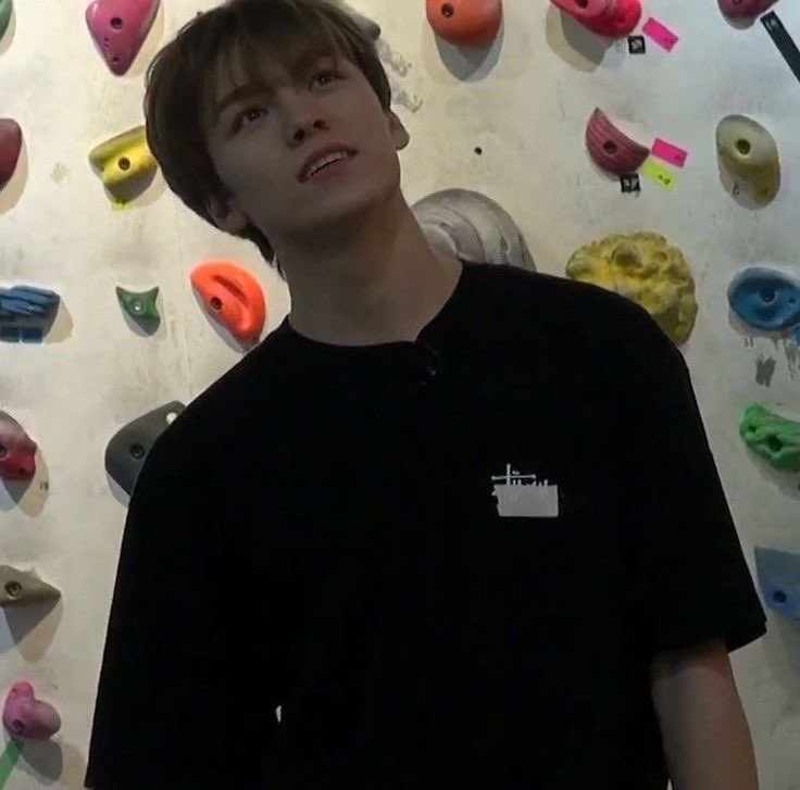vernonewoo's tweet image. 😆🖤