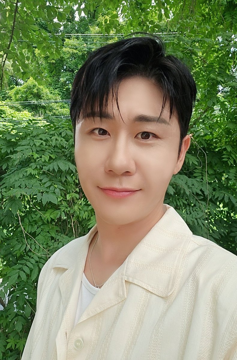 YOUNGTAK_ABYSS's tweet image. [📸]
갯벌의 찐 맛을 총집합한 화성의 서해진미❣️
행복 513배😊

#영탁 #YOUNGTAK
#식객허영만의백반기행