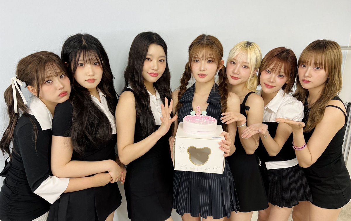 CSR_offcl's tweet image. [📸]
250727 | #첫사랑_데뷔_3주년

마음이들 우리가 함께한 지 3년이 되는 날이에요!
지금까지 저희 곁에서 큰 응원과 큰 사랑을 아낌없이 주셔서 너무너무 감사해요! 저희가 너무 사랑하는 거 알죠?!🤭 앞으로도 우리 함께 걸어가요!🩷
오늘도 행복하게 해줘서 고마워요😍 

#CSR #첫사랑