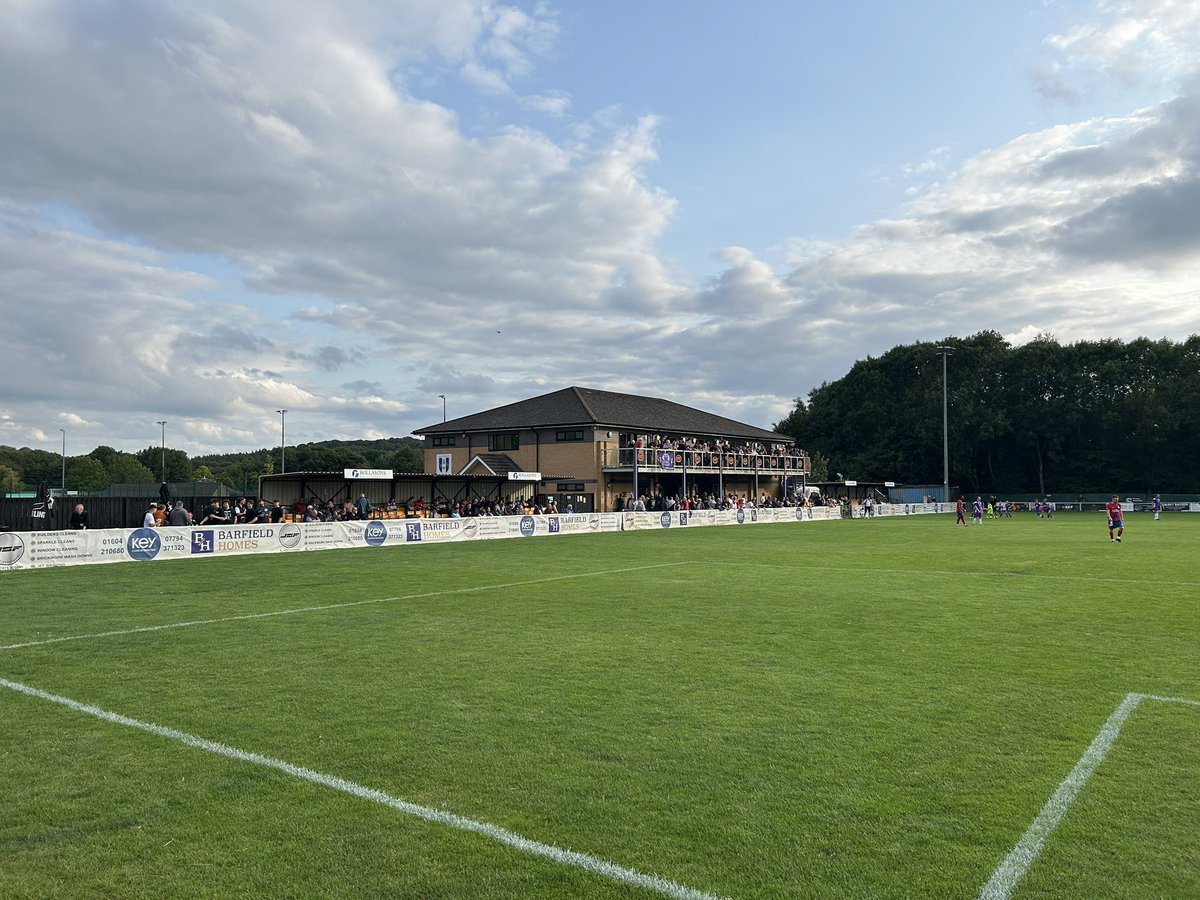 DannyHarkinJnr's tweet image. Part 3 of the @utdcos ground hop day at @DaventryTownFC v @hinckley_afc yesterday. Nice little ground this one. #groundhopping