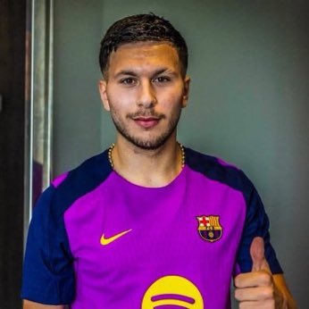 FCBJoeyy's tweet image. Ngl Roony is really good 
He’s going to be key next season