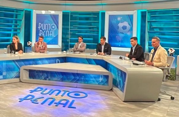 A las 10
<a href="/Punto_Penal/">Punto Penal</a> 
<a href="/canal10uruguay/">Canal 10</a> 
#PuntoPenalEnEl10