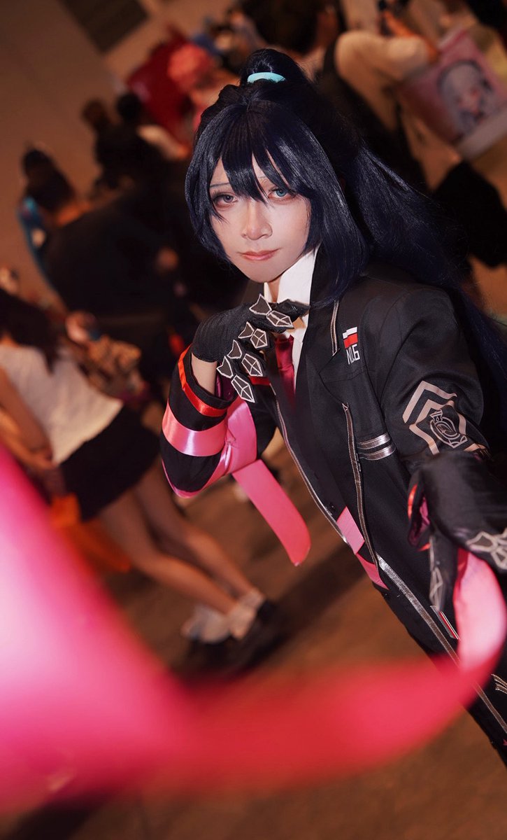 kittt_cos's tweet image. I’ll tie you up just enough~

Roseate Desire Hong Lu cosplay