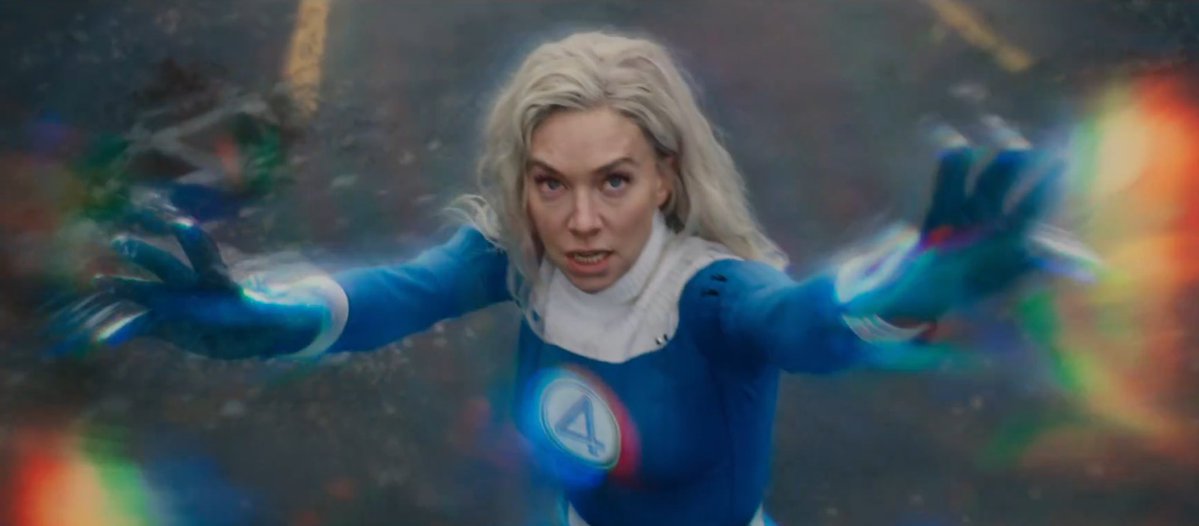 chrisgonzatti's tweet image. Sue Storm brilha em Quarteto Fantástico! Grávida e super-heroína, ela equilibra maternidade e missões contra Galactus. Uma leitura de gênero revela sua agência desafiando estereótipos, ao mesmo tempo em que ecoa a pressão da “supermãe”. Vanessa Kirby entrega uma Sue complexa e…