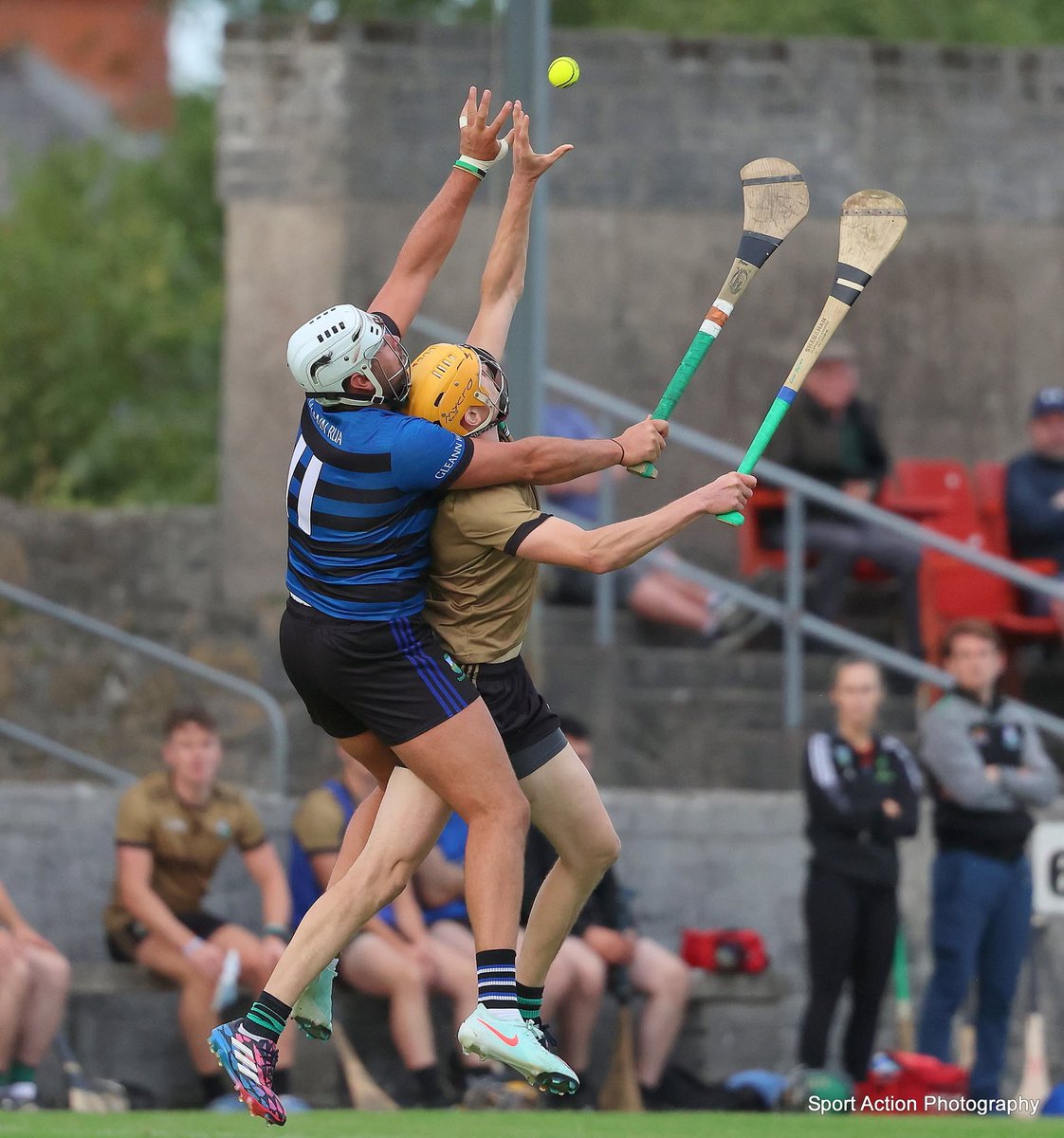 LimerickFanPage's tweet image. Action from the Granagh-Ballingarry @gbgaaclublimk v @GlenroeGAA clash in the Lyons of Limerick, County Premier Intermediate Hurling Championship Round 1 played in Kilmallock on 25.07.2025 (i)
Result: Granagh-Ballingarry 1-18, Glenroe 0-19.
(c) Sport Action Photography