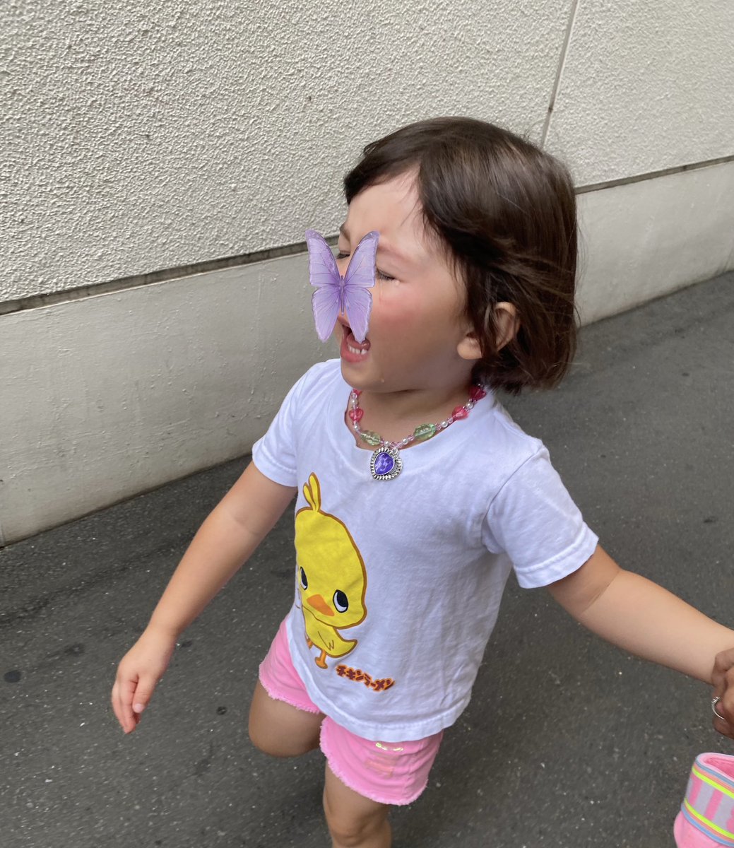 小僧に初めて子供PASMOを買ってあげたら、自分も欲しくて半泣きから大号泣する妹😂7歳からだからね！あと3年したら買ってあげるね💦も1ミリも通用せずこの世の終わりの嘆きが5分続いた😇