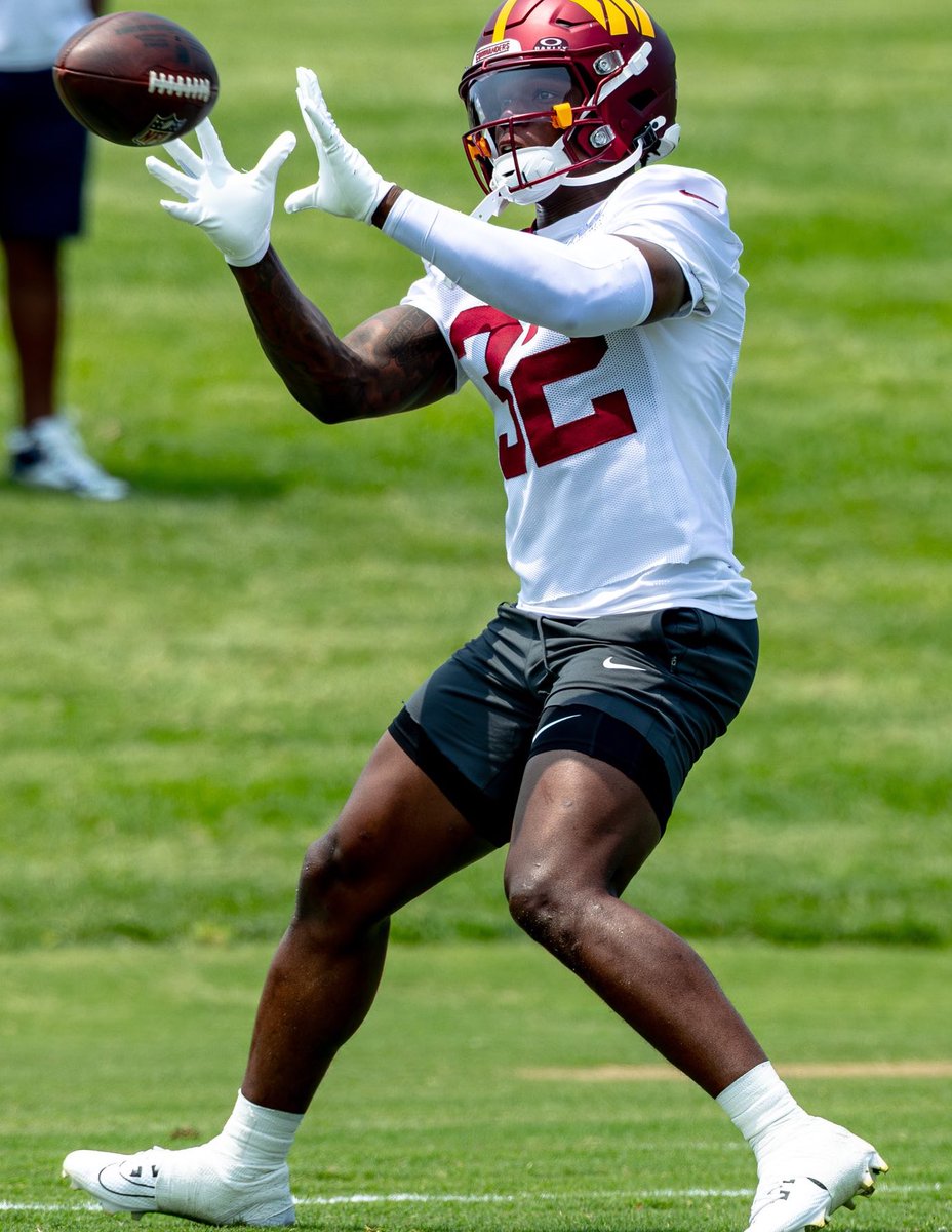 DCzWall's tweet image. Ja’Corey Brooks & Jacory Croskey-Merritt… 1 is a UDFA & the other is a 7th round pick and they both could contribute a lot in year 1 which would be a crazy success for Adam Peters but the early training camp performances from them is encouraging! 🔥