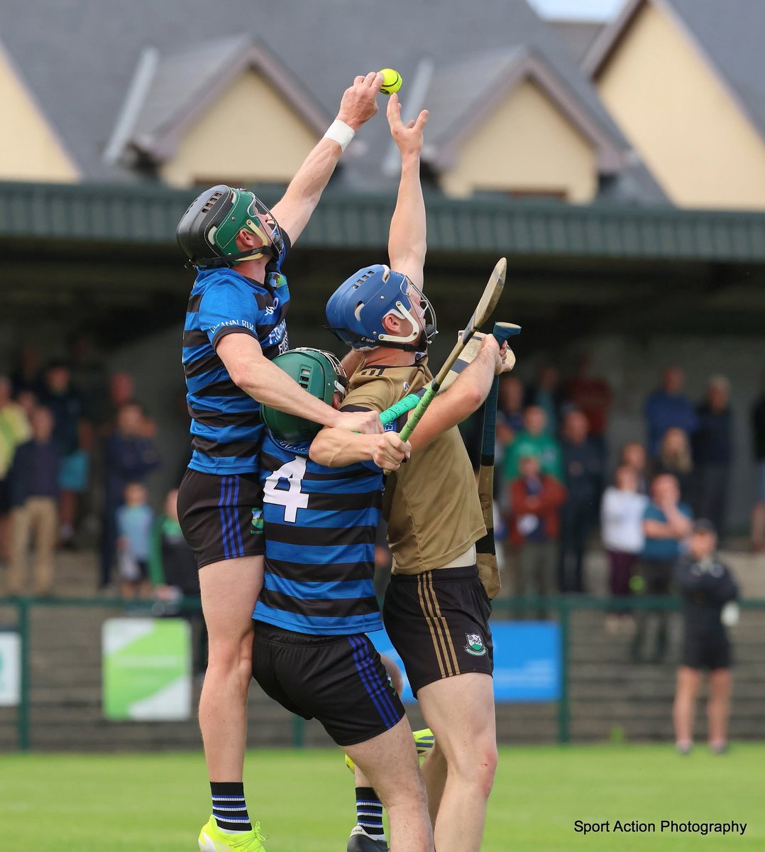 LimerickFanPage's tweet image. Action from the Granagh-Ballingarry @gbgaaclublimk v @GlenroeGAA clash in the Lyons of Limerick, County Premier Intermediate Hurling Championship Round 1 played in Kilmallock on 25.07.2025 (ii)
Result: Granagh-Ballingarry 1-18, Glenroe 0-19.
(c) Sport Action Photography