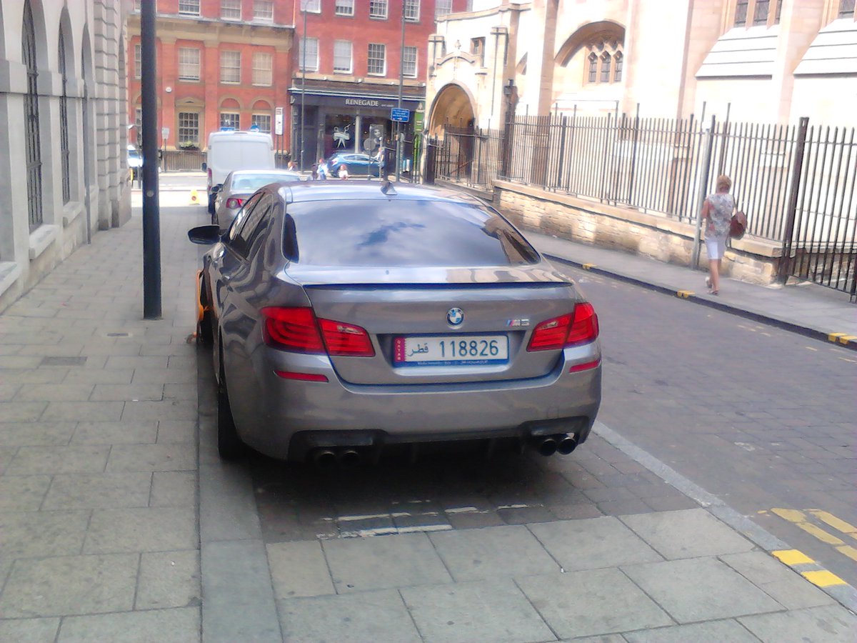 fracta70911's tweet image. Did you know that some rich people from Qatar (5,500 kilometres/3,400 miles) from the UK, bring their own cars when they visit?
This M5 in Leeds is actually the cheapest & oldest I've seen from them because they usually bring the latest & most expensive cars especially in London