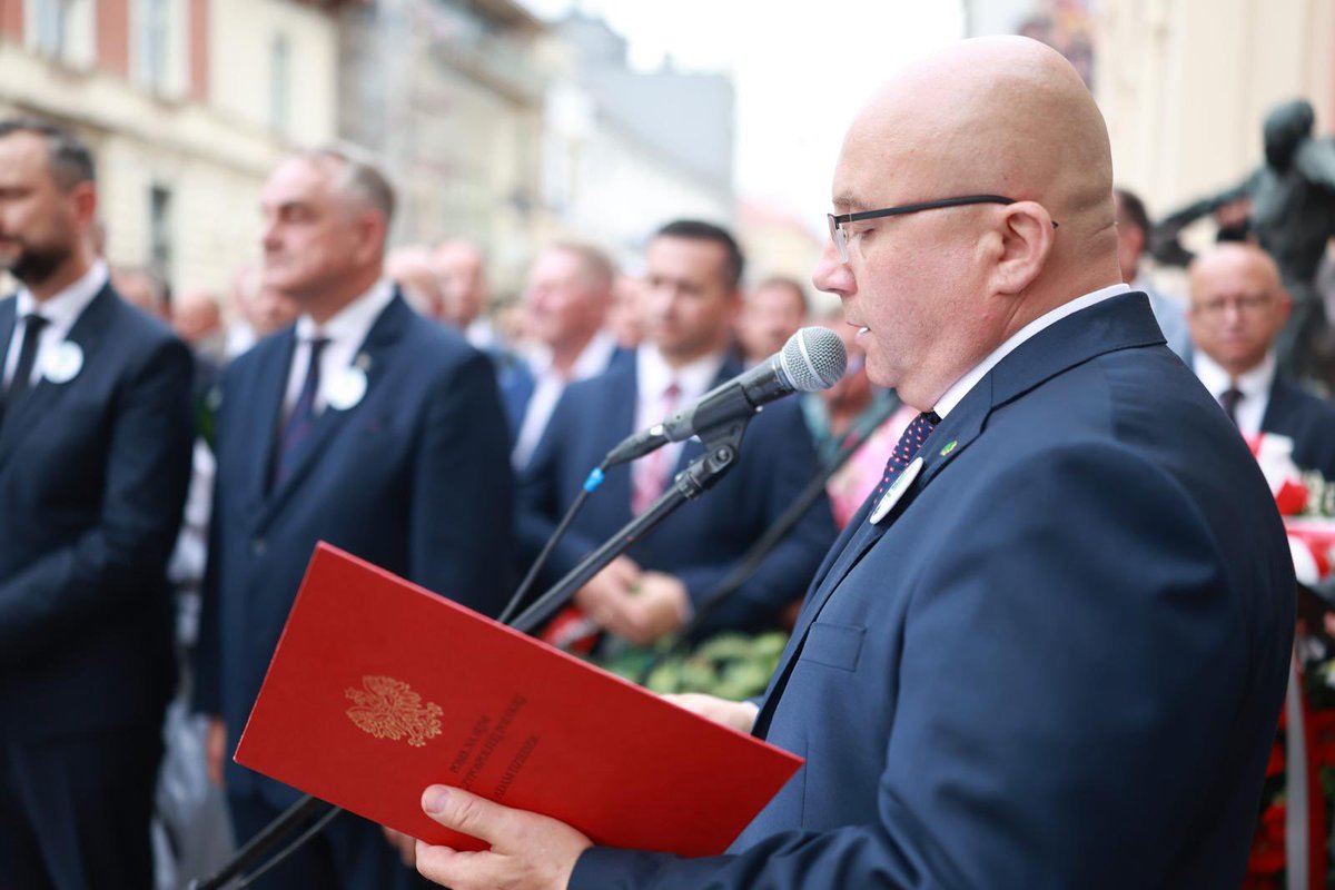 🍀 PSL (@nowepsl) on Twitter photo 💬 Polskie Stronnictwo Ludowe było współtwórcą polskiej demokracji, polskiej drogi do Unii Europejskiej i nowoczesnego samorządu. Ale nie zatrzymujemy się. Czas na nowy rozdział historii ludowców – dynamicznej, śmiałej, decyzyjnej.
🍀<a href="/_Adam_Dziedzic/">Adam Dziedzic</a>
📍Rzeszów 💬 Polskie Stronnictwo Ludowe było współtwórcą polskiej demokracji, polskiej drogi do Unii Europejskiej i nowoczesnego samorządu. Ale nie zatrzymujemy się. Czas na nowy rozdział historii ludowców – dynamicznej, śmiałej, decyzyjnej.
🍀<a href="/_Adam_Dziedzic/">Adam Dziedzic</a>
📍Rzeszów