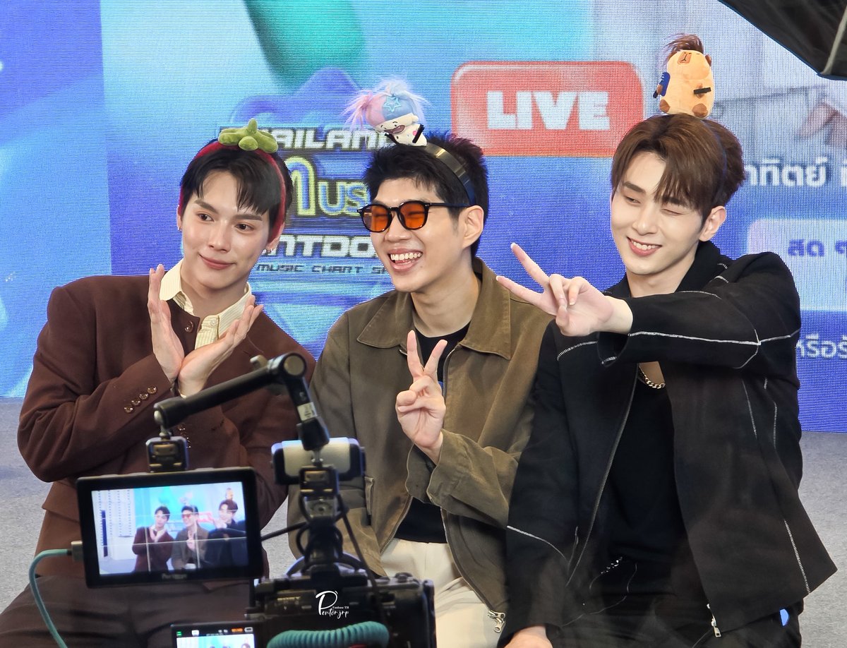 PentorJrpTH's tweet image. ขอบคุณทาง @TMCcountdown ที่ชวน #POLARIX ไปขึ้นสเตจ และชวน ’เป็นต่อ‘ ไปร่วมพูดคุยสดๆ ให้แฟนคลับได้หายคิดถึง และไปชมสเตจดีๆ ของ POLARIX ด้วย ถ้ามีโอกาสหวังว่าทาง #ThailandMusicCountdown จะชวน POLARIX มาสนุกบนสเนจด้วยกันอีก 🙏🏻💙
#PENTOR #PentorJrp #POLARIX #PentorJeerapat…