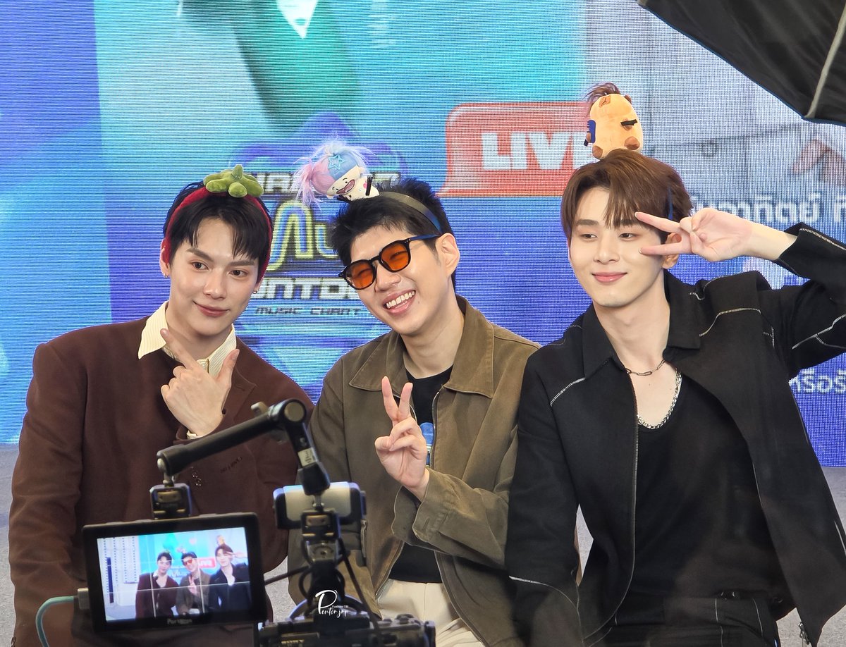 PentorJrpTH's tweet image. ขอบคุณทาง @TMCcountdown ที่ชวน #POLARIX ไปขึ้นสเตจ และชวน ’เป็นต่อ‘ ไปร่วมพูดคุยสดๆ ให้แฟนคลับได้หายคิดถึง และไปชมสเตจดีๆ ของ POLARIX ด้วย ถ้ามีโอกาสหวังว่าทาง #ThailandMusicCountdown จะชวน POLARIX มาสนุกบนสเนจด้วยกันอีก 🙏🏻💙
#PENTOR #PentorJrp #POLARIX #PentorJeerapat…